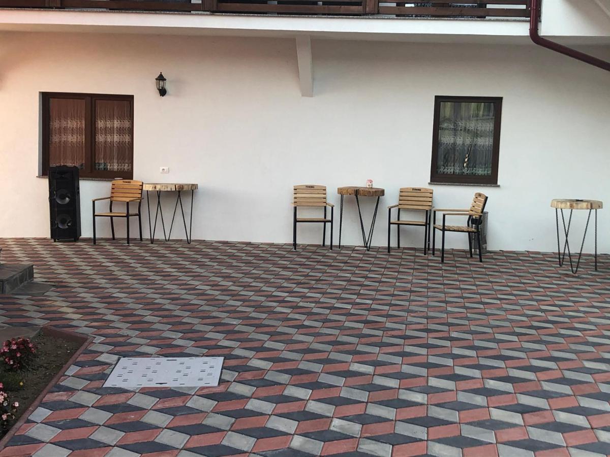 Pensiunea Trei Lalele Moisei Dış mekan fotoğraf